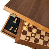 Coffret avec jeu d'échecs en noyer