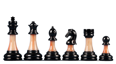 Pièces d'échecs métallisées avec fût imitation marbre