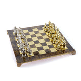 Jeu d'échecs médiéval pièces or et argent