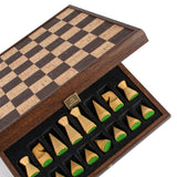 Pièces d'échecs en bois naturel et ébonisé
