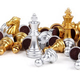 Pièces d'échecs magnétiques dorés et argentés