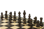 Pièces d'échecs en bois noires