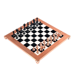 Echiquier et pièces d'échecs rose
